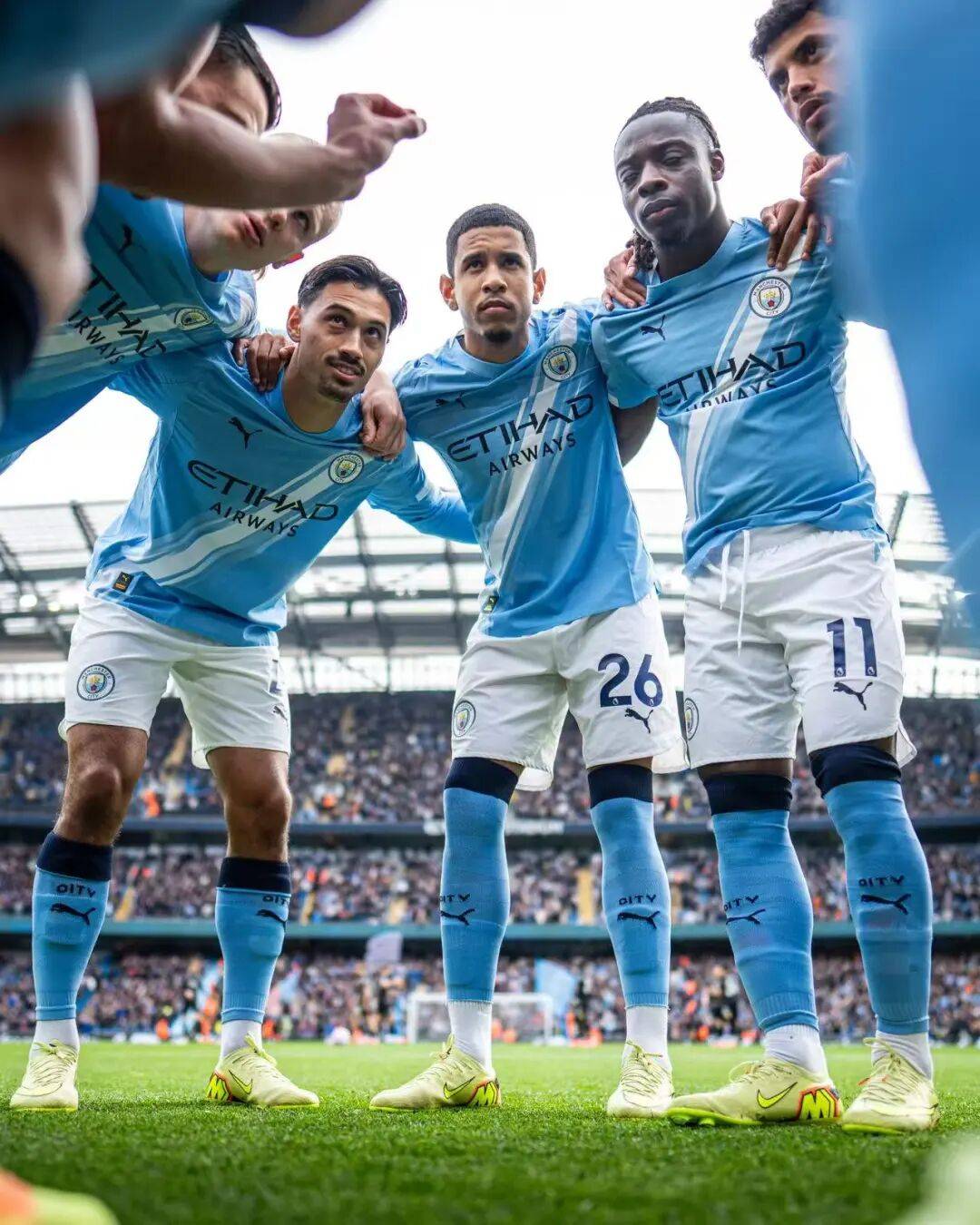 北青：足协将择期安排邵佳一上任发布会；国足恐最早明年初重组