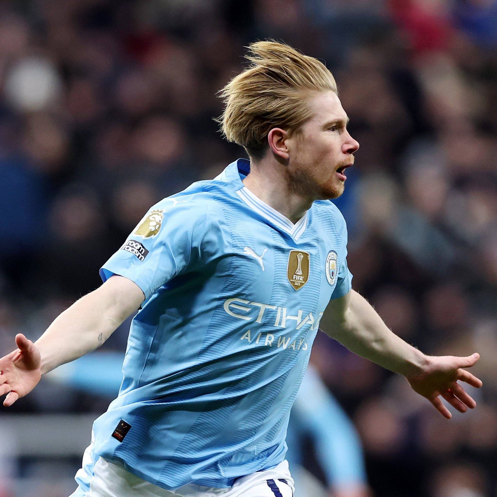 马兹拉维：右中卫和右翼卫都适合我，我能做到兼顾进攻和防守